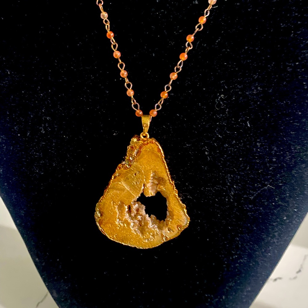 Natural stone necklace with pendant